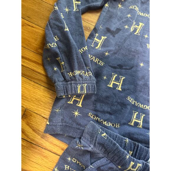 Harry Potter Long-Sleeve Pajama Top & Banded Pajama Pants Set – Size S - Picture 4 of 8